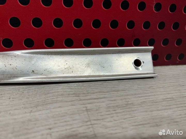 Распорка стоек Mercedes-Benz E-Class W213 2017