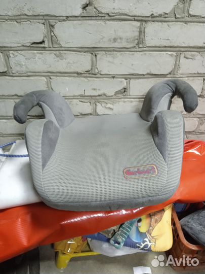 Автомобильное кресло бустер