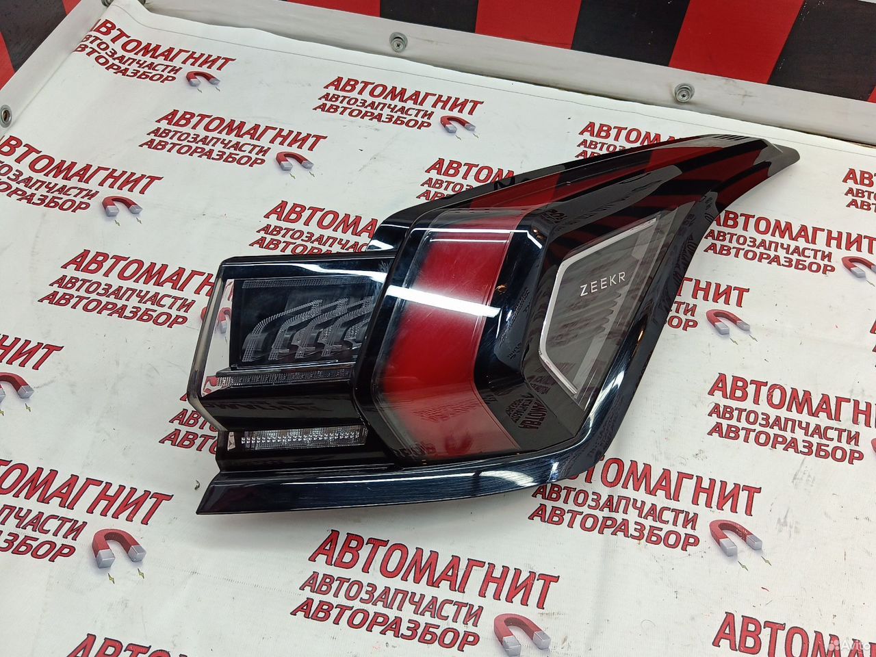 Фонарь задний правый Zeekr 001