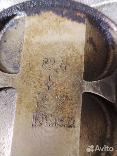 Поршни 124е с пальцами и кольцами немного проехали