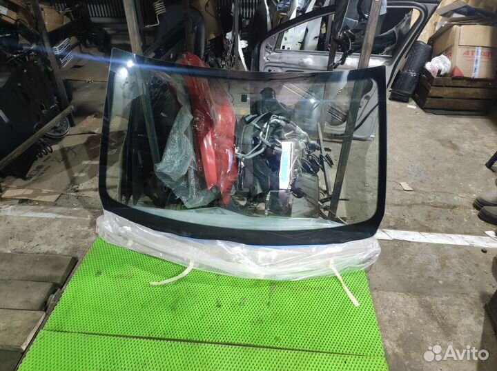 Стекло лобовое (ветровое) новое Renault Duster