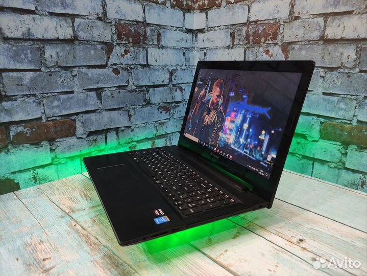 Игровой ноутбук Lenovo i3/8gb/2 видеокарты