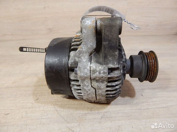 Генератор Audi 80 B4 2,0 бензин 70A