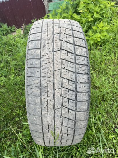 Yokohama Ice Guard IG60 215/55 R16