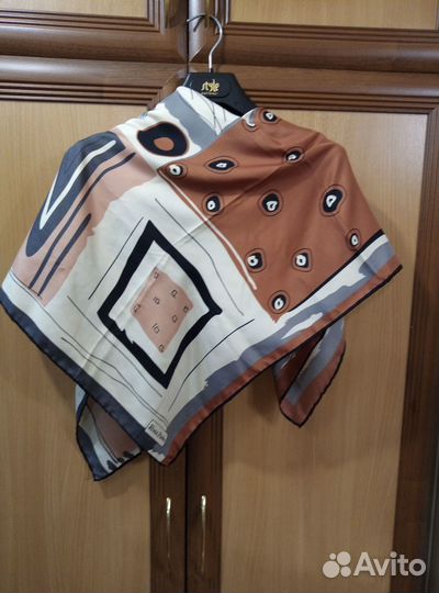 Женские легкие шарфы