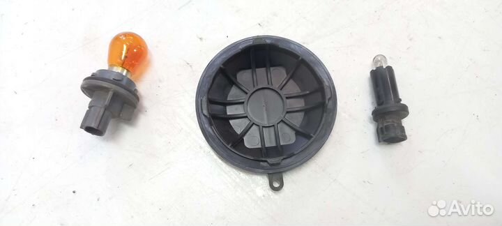 Фара Mitsubishi Pajero Sport 2