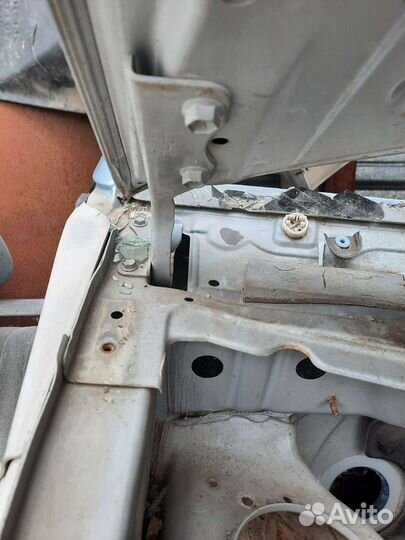 Петли капота сузуки лиана