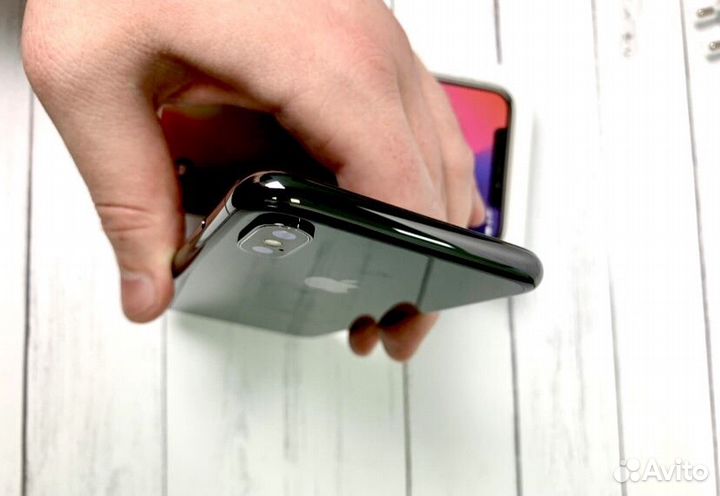 iPhone X, 64 ГБ