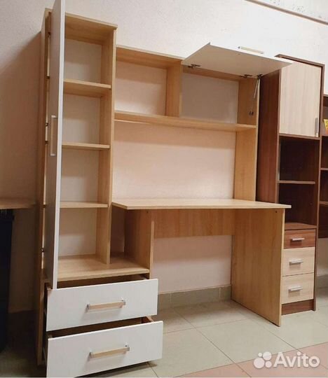 Стол компьютерный