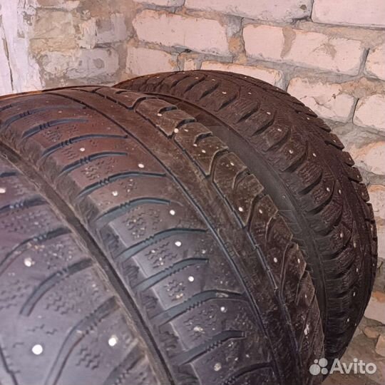 Bridgestone Ice Cruiser 7000 205/55 R16 T