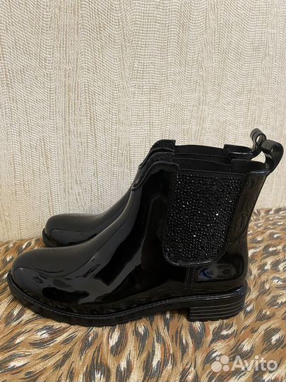 Женские резиновые сапоги