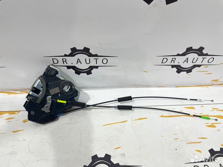 Замок передней двери левый Toyota Land Cruiser