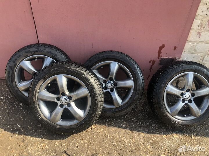 Goodyear Ultragrip 600 185/60 R15