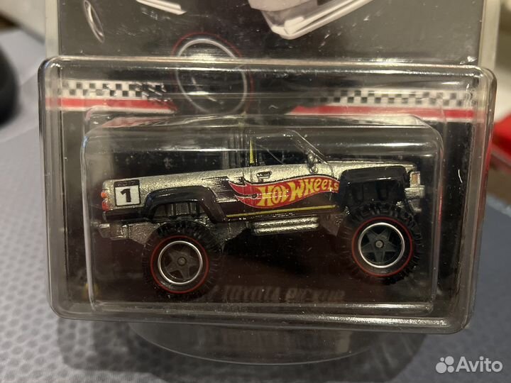 Hotwheels Toyota pickup Collectors Edition 1/64