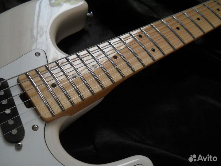 Электрогитара R. Grishin custom stratocaster