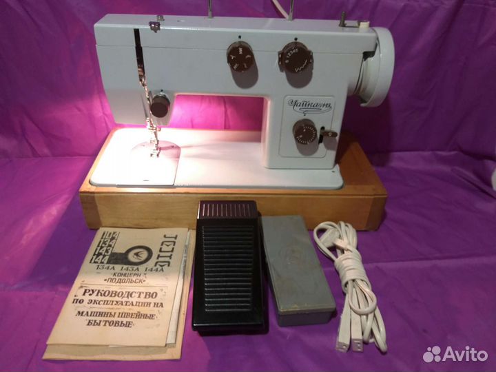 Швейная машина Чайка 143