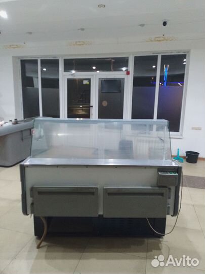 Холодильник для магазина