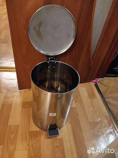 Ведро с педалью 20 литров