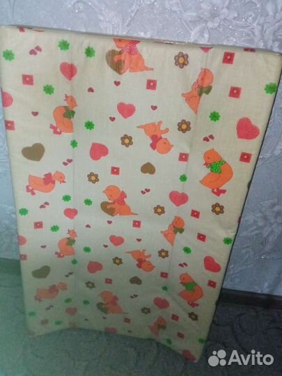 Пеленальная доска на кроватку