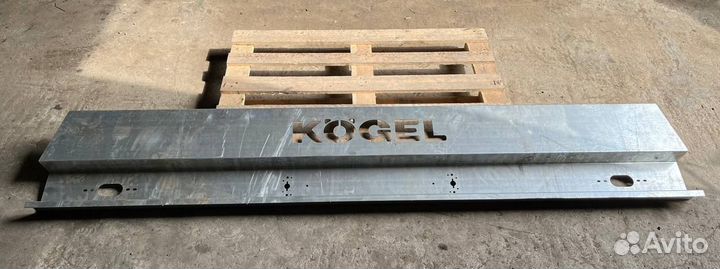 Бампер задний/панель задних фонарей полуприцепа