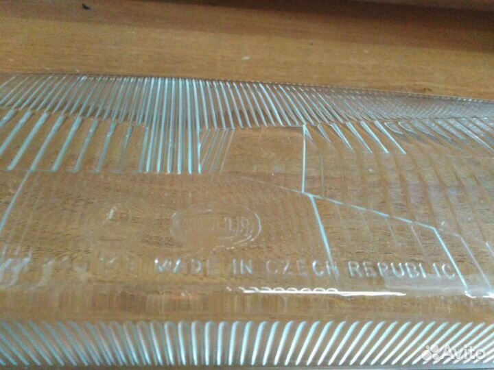 Стекло фары правое Skoda Felicia 1998 - 2001