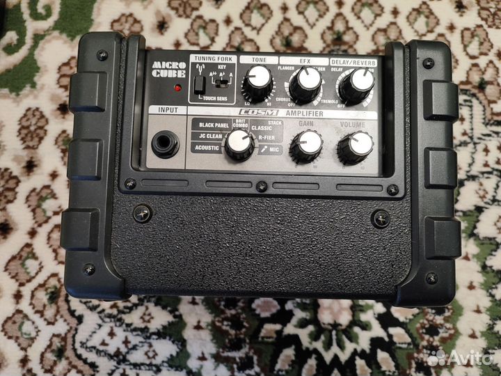 Комбоусилитель Roland micro cube