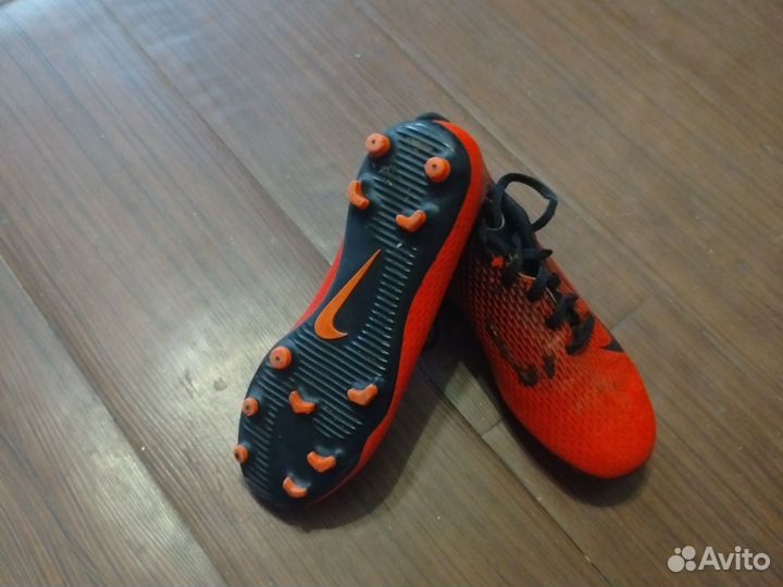 Детские футбольные бутсы