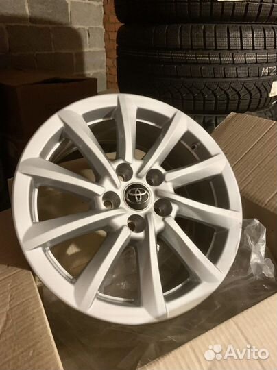 Toyota Camry новые 17 диски оригинал