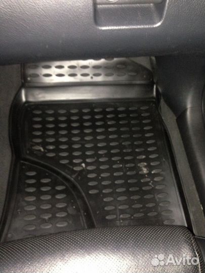 Коврики авенсис т250. Оригинал
