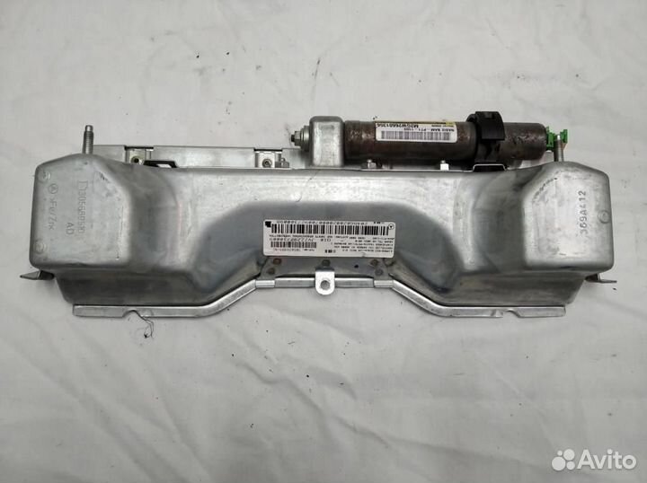 Подушка безопасности коленная w207 coupe E-class