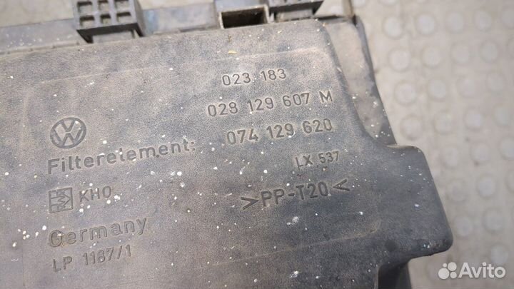 Корпус воздушного фильтра Volkswagen Transporter 4