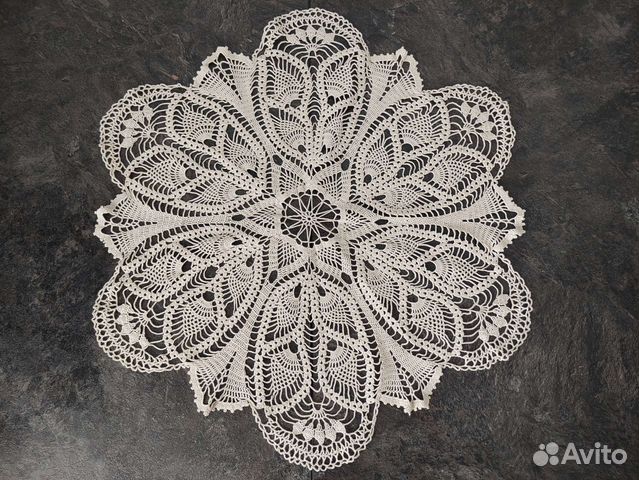 Скатерть и салфетки ручной работы