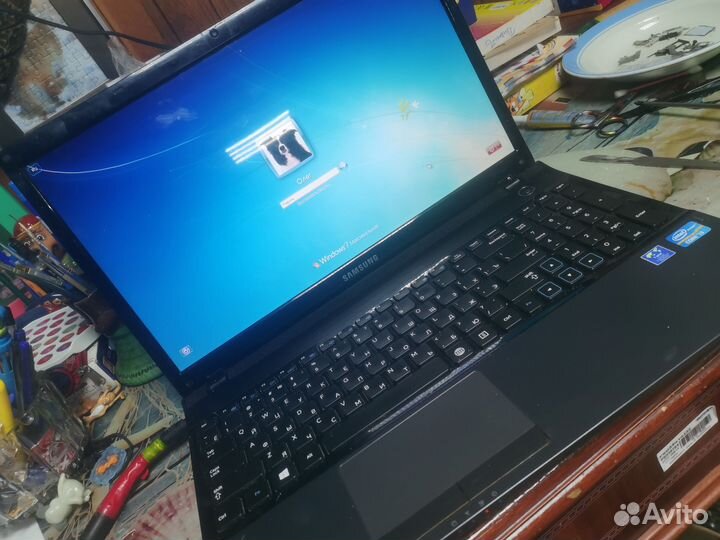 Samsung np300e5x-a0cru