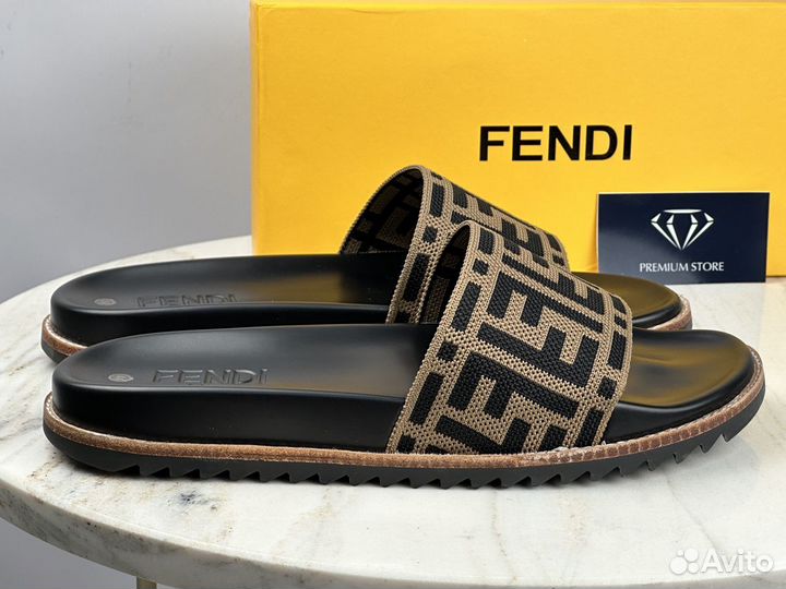 Мужские тапки Fendi