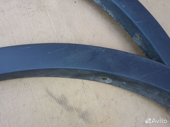 Накладка переднего крыла Ford Kuga 2