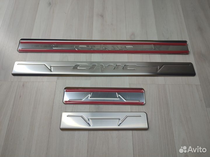 Накладки на пороги Honda Civic 2012-2017