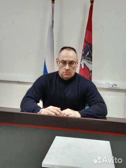 Преподаватель изо