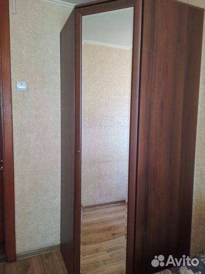 Угловой шкаф