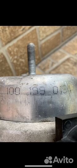 Подушка двигателя на Ауди а6 2.5 тди