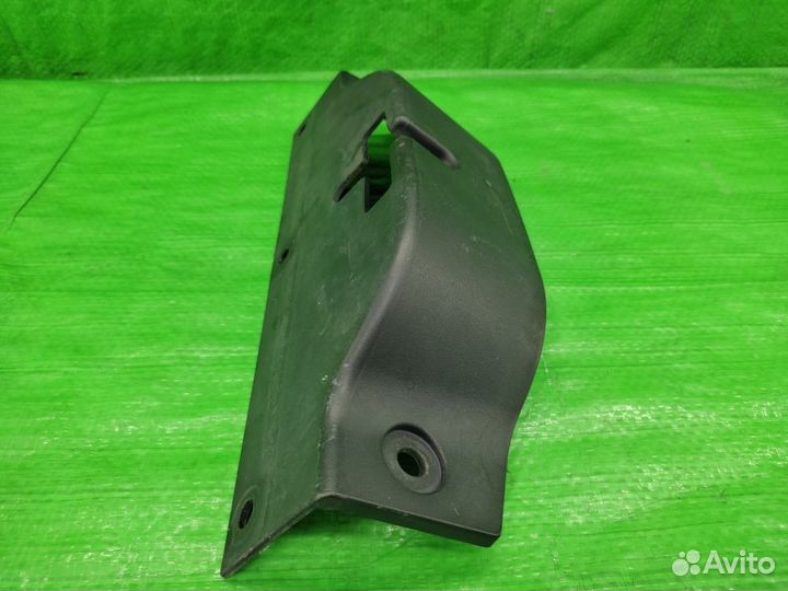 Кожух замка капота Hyundai Tucson