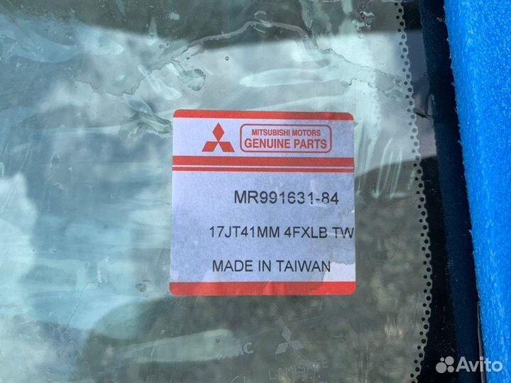 Стекло лобовое Mitsubishi Lancer CS/classic