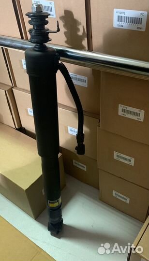 Задний амортизатор Lexus GX460