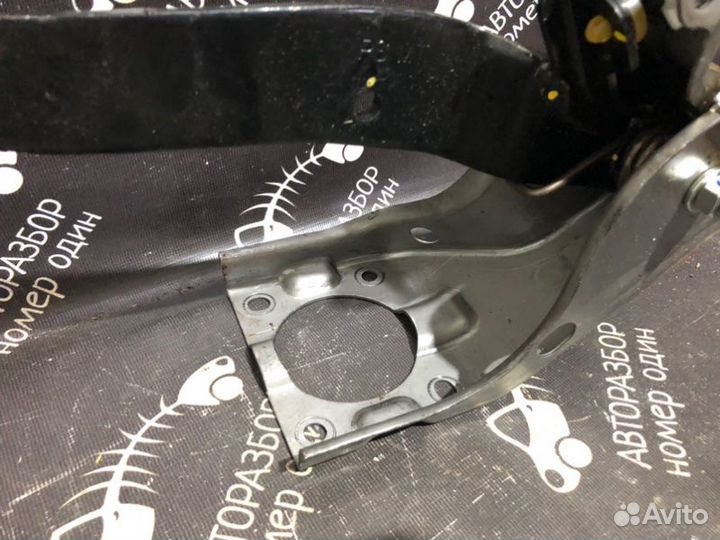 Педаль тормоза Kia Soul 1.6 G4FD 2014