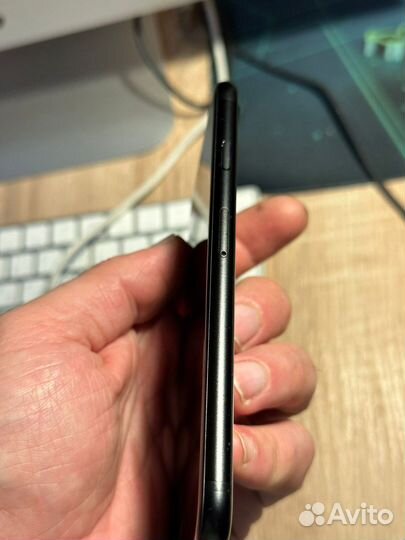 iPhone SE (2020), 64 ГБ