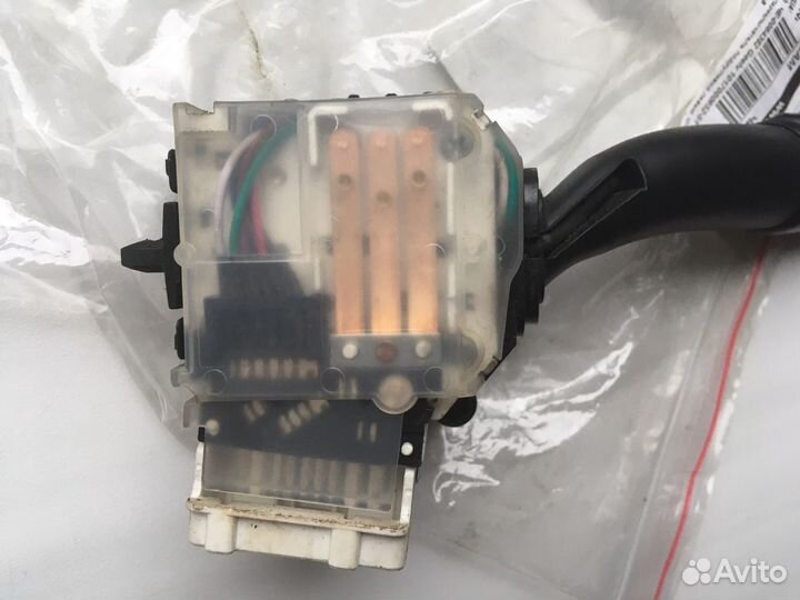 Подрулевой переключатель поворотников Geely