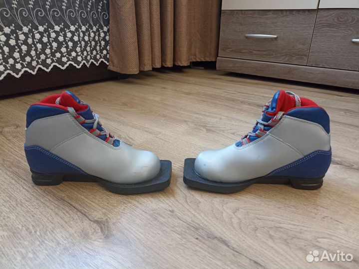 Лыжные ботинки 30 размера