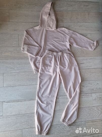 Спортивный костюм женский