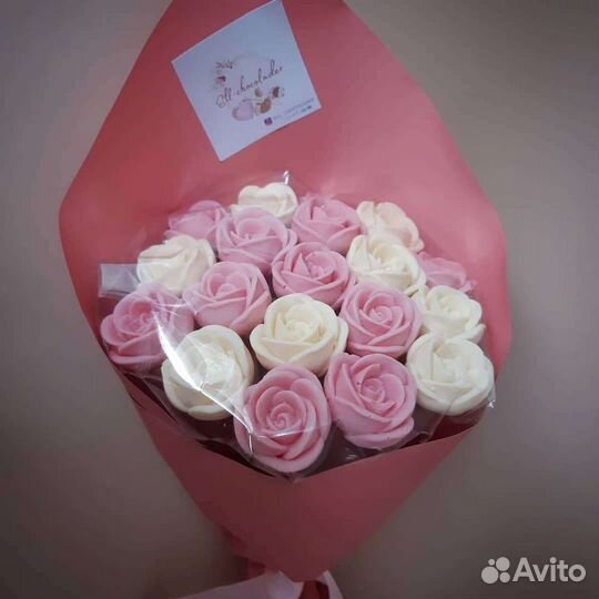 Шоколадные розы,букеты из клубники