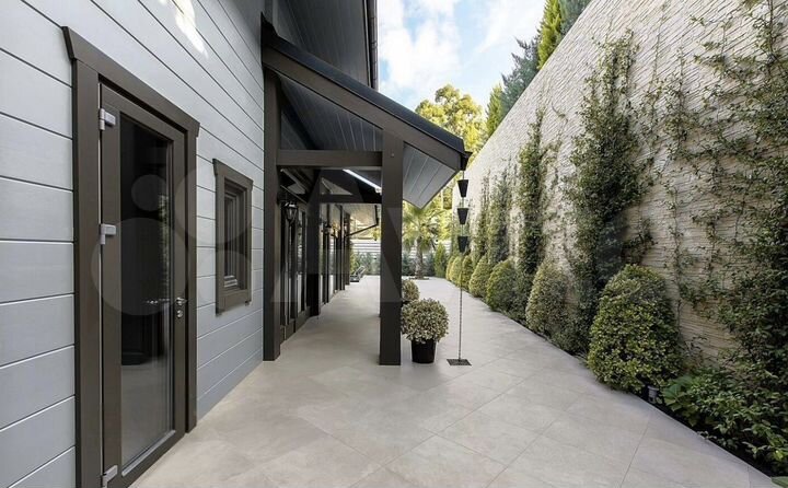 Дом 187 м² на участке 6 сот.