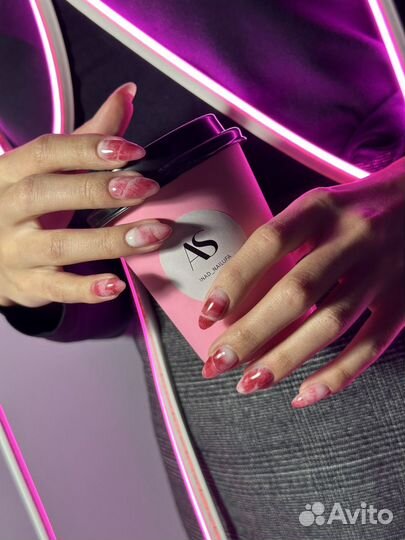 Маникюр, педикюр, наращивание ногтей